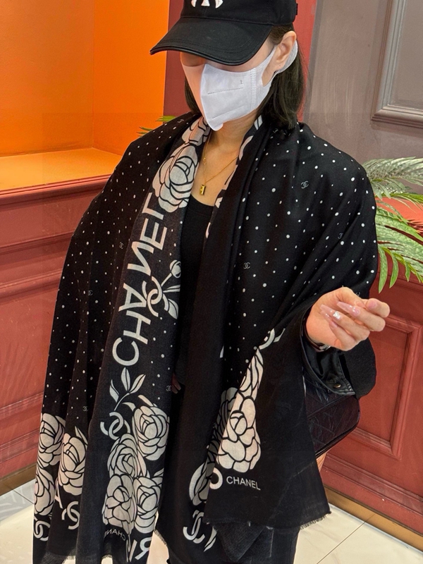 ブランドマフラー正面デザイン